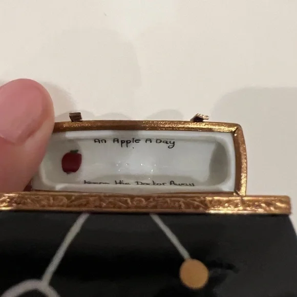 Limoges Box. In PERFECT condition. - Picture 3 of 4